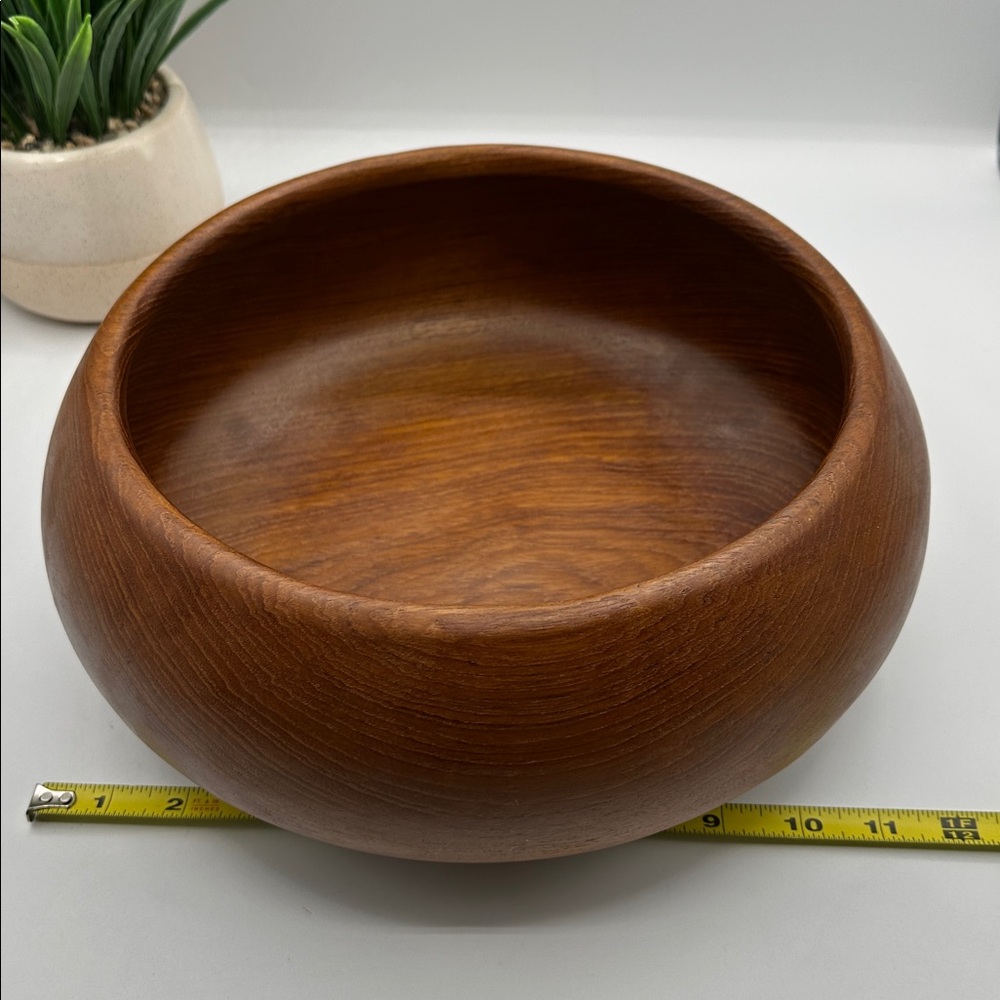 Teak Large Wood Salad Bowl. Made in Thailand. - Picture 6 of 14
